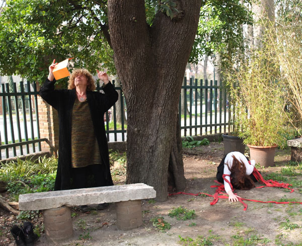 antonella barina laura colomban performance di daza e lettura