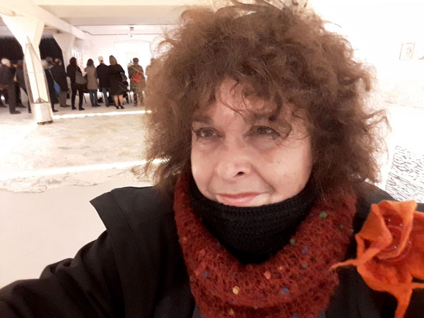 13. Selfie - Antonella Barina
